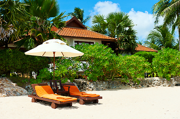 포토 JPG 해외이미지 나무 모래 바다 섬 의자 자연 하늘 휴식 풍경 사람없음 야외 물 여름 파란색 태양 맑음 흰색 보라카이 석호 수평선 해외202004 해외포토 자연요소 식물 계절 컬러 가구 컨셉 날씨 필리핀 생태계 파일형식 이미지허브