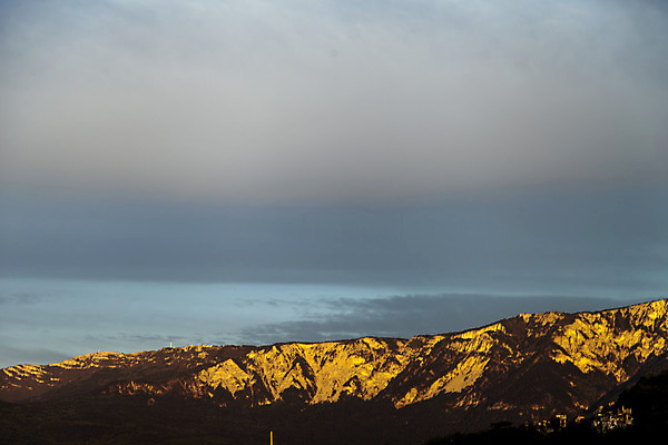 포토 JPG 해외이미지 나무 식물 호수 바다 섬 여행 백그라운드 겨울 골프 일러스트 자연 하늘 산 주택 노르웨이 풍경 사람없음 야외 초록색 물 여름 파란색 태양 환경 맑음 일몰 트래킹 원형 야간 숲 강의 북극 화산 암초 용암 해외202004 해외포토 자연요소 도형 계절 유럽 컬러 레저 날씨 건물 구기 노을 극지방 생태계 파일형식 이미지허브