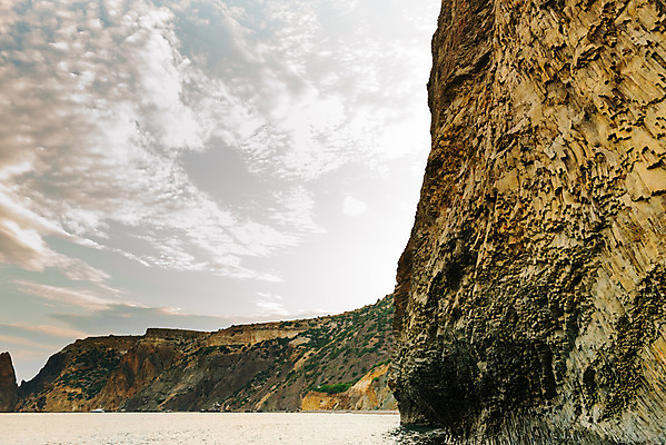 포토 JPG 해외이미지 기독교 종교 물결 파도 바다 여행 십자가 자연 하늘 산 풍경 경사 사람없음 물 여름 파란색 검은색 바위 성자 망토 암초 우크라이나 회랑 해외202004 해외포토 자연요소 건축물 계절 유럽 컬러 돌_바위 복도 생태계 파일형식 이미지허브