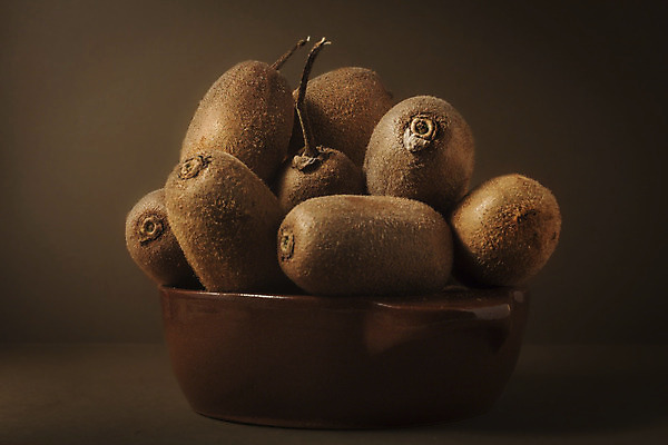 포토 JPG 해외이미지 식물 열매 음식 조각 과일 재료 디저트 건강 키위 씨앗 사람없음 목재 초록색 어둠 시골 신선 원형 달콤 맛 유기농 내추럴 숙성 식용 채식주의자 해외202004 해외포토 도형 나무 웰빙 컬러 컨셉 채식 파일형식 이미지허브