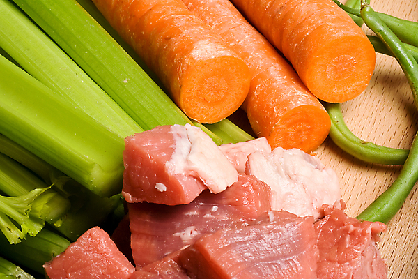 포토 JPG 해외이미지 전통 음식 다이어트 채소 양파 서브 건강 마늘 육류 옥수수 요리 사람없음 초록색 식당 식사 저녁식사 당근 시골 신선 클래식 수프 먹기 허브 향신료 묘사 준비 날것 슬라이스 점심식사 채식주의자 해외202004 해외포토 식물 컬러 컨셉 식재료 모션 곡류 뿌리채소 상점 채식 향미료 파일형식 이미지허브