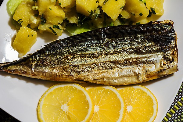 포토 JPG 해외이미지 접시 백그라운드 감자 육류 어류 요리 사람없음 샐러드 튀김 신선 뜨거움 그릴 바비큐 굽기 레몬 해산물 고등어 점심식사 해외202004 해외포토 식기 음식 채소 과일 식재료 주방용품 식사 수중동물 구이 파일형식 이미지허브