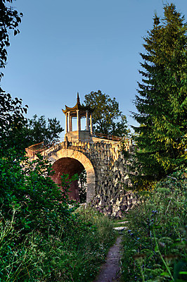 포토 JPG 해외이미지 나무 공원 건축양식 하늘 사람없음 중국 러시아 해외202004 해외포토 식물 공공시설 건축 유럽 아시아 파일형식 이미지허브