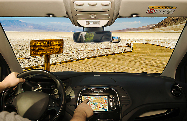 포토 JPG 해외이미지 손 공원 바다 여행 지도 손가락 교통시설 자국 자동차 자연 건조 사람 풍경 사람없음 여행객 환경 스크린 계곡 미국 운전 사막 인공위성 가리킴 죽음 뜨거움 운전사 전자 캘리포니아 소금 시스템 대야 네비게이션 GPS 계기판 자동 항해사 해외202004 해외포토 직업 공공시설 육상교통 교통 북아메리카 통신 모션 손짓 신체부위 시설 생태계 파일형식 이미지허브