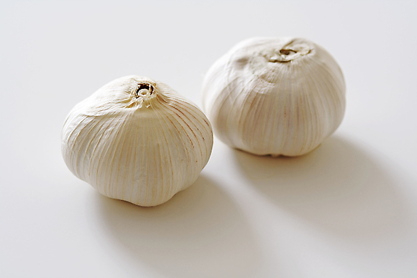 포토 JPG 해외이미지 음식 채소 전구 건강 마늘 요리 사람없음 초록색 머리 주방 저녁식사 흰색 신선 맛 허브 향신료 유기농 매움 냄새 성분 내추럴 해외202004 해외포토 식물 웰빙 컬러 컨셉 신체부위 식사 향미료 파일형식 이미지허브