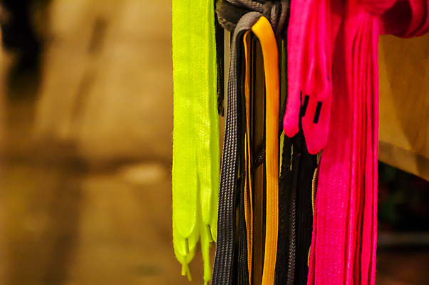 포토 JPG 해외이미지 디자인 옷 선 밧줄 줄 스포츠 백그라운드 운동화 신발 무지개 넥타이 경사 사람없음 장식 세트 컬러풀 유행 줄무늬 산책 활발 장비 직물 악단 팔레트 실 당기기 구부린 코드 연결 심볼 묘사 오브젝트 매듭 심플 노끈 종료 양발 엘리먼트 운동화끈 스타일 해외202004 해외포토 자연요소 잡화 음악 컬러 컨셉 무늬 모션 휴식 끈 파일형식 이미지허브