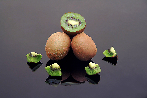 포토 JPG 해외이미지 음식 조각 다이어트 과일 건강 키위 씨앗 사람없음 초록색 주스 신선 달콤 맛 자르기 먹기 묘사 슬라이스 내추럴 이국적 채식주의자 해외202004 해외포토 식물 음료 컬러 컨셉 모션 채식 파일형식 이미지허브