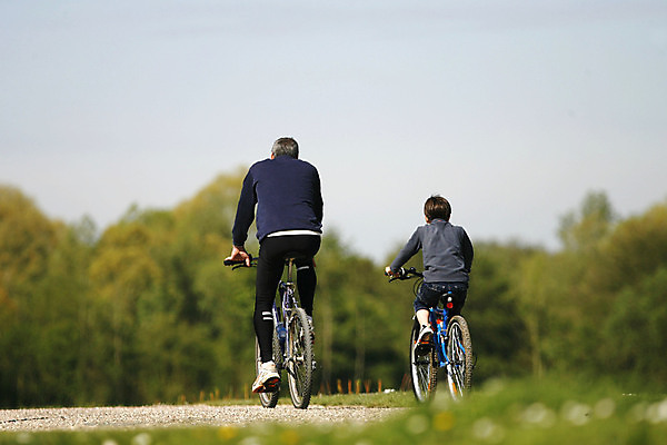 포토 JPG 해외이미지 여자 남자 스포츠 가족 자연 산 풍경 경사 성인 사람없음 야외 사이클링 산악자전거 해외202004 해외포토 관계 사람 자전거 육상스포츠 생태계 파일형식 이미지허브