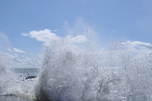 포토 JPG 해외이미지 물결 파도 바다 백그라운드 모션 자연 조류 표면 기술 안테나 풍경 사람없음 야외 물 여름 파란색 햇빛 어둠 활발 거품 흐름 흰색 거친 액체 서핑 떨어짐 지중해 속도 하와이 장면 분무기 용암 폭풍 S 내추럴 깊이 자취 터키석 효과 해외202004 해외포토 자연요소 동물 알파벳 계절 컬러 컨셉 통신 날씨 태양 미국 수상스포츠 보석 생태계 파일형식 이미지허브