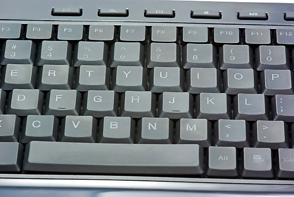 포토 JPG 해외이미지 캐릭터 알파벳 컨셉 텍스트 통신 부분 열쇠 기술 사람없음 옆모습 단어 노트북 컴퓨터 사무실 디지털 검은색 자료 장비 정보 공구 타이핑 키보드 업무 날짜 휴대용 플라스틱 심볼 책상 묘사 사인 심플 전자 타입 지원 타격 하드웨어 해외202004 해외포토 문자 영어 뷰포인트 컬러 가구 비즈니스 모션 재질 전자제품 도구 작업 오브젝트 파일형식 이미지허브