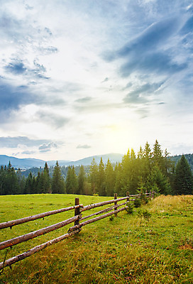 포토 JPG 해외이미지 나무 구름 계절 유럽 여행 백그라운드 밭 자연 하늘 휴가 산 풍경 사람없음 야외 초록색 여름 파란색 컬러풀 마을 봄 시골 숲 언덕 옛날 해외202004 해외포토 자연요소 식물 나라 컬러 농업 생태계 파일형식 이미지허브