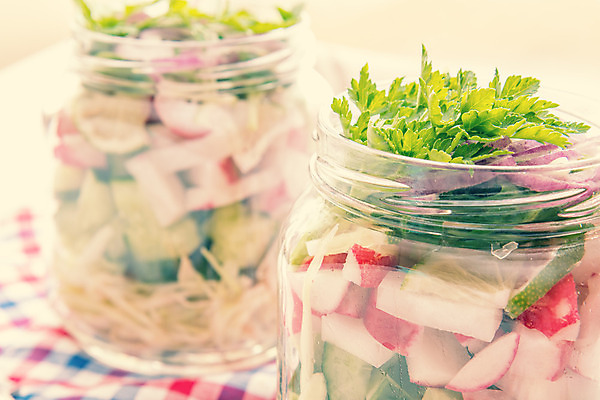 포토 JPG 해외이미지 라이프스타일 접시 음식 조각 다이어트 채소 과일 재료 양파 파슬리 건강 사람없음 목재 초록색 여름 빛 컬러풀 검은색 저녁식사 샐러드 시골 신선 항아리 상추 먹기 유기농 날것 바둑 내추럴 점심식사 채식주의자 핸드메이드 슈퍼푸드 비건 해외202004 해외포토 나무 식기 웰빙 계절 컬러 모션 놀이 생활 식사 도자기 채식 건강식품 파일형식 이미지허브