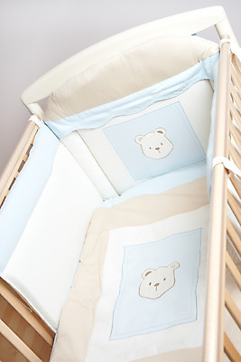 포토 JPG 해외이미지 디자인 가구 곰 주택 실내 사람없음 내부 목재 장식 파란색 놀이방 흰색 침대 작음 담요 부드러움 해외202004 해외포토 나무 동물 컬러 생활용품 재료 포유류 건물 감각 크기 파일형식 이미지허브