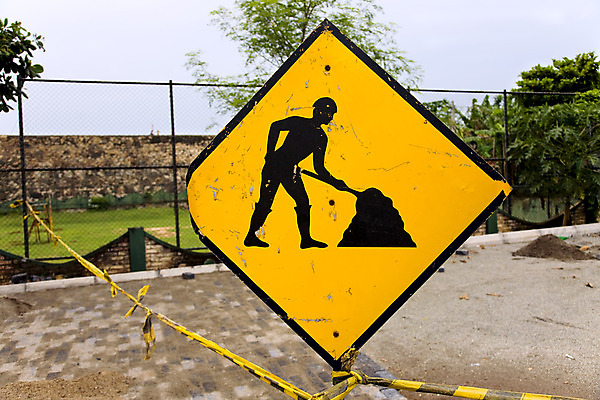 포토 JPG 해외이미지 나무 1 남자 도로 교통시설 하늘 노동자 안전 풍경 사람없음 야외 가로 여름 노란색 검은색 업무 수리 닫기 위험 심볼 사인 그만 길가 스리랑카 카피스페이스 해외202004 해외포토 식물 직업 계절 아시아 길 컬러 교통 컨셉 모션 사람 공백 작업 시설 파일형식 이미지허브