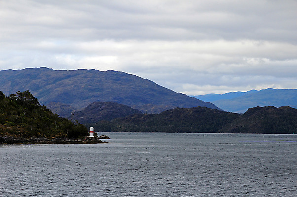 포토 JPG 해외이미지 공원 여행 자연 산 등대 파노라마 풍경 사람없음 야외 물 파란색 얼음 미국 소리 놀람 목장 땅 빙하 멀리 O 칠레 남쪽 내추럴 전국 해외202004 해외포토 자연요소 알파벳 공공시설 감정 컬러 북아메리카 촬영기법 표정 남아메리카 방향 생태계 파일형식 이미지허브