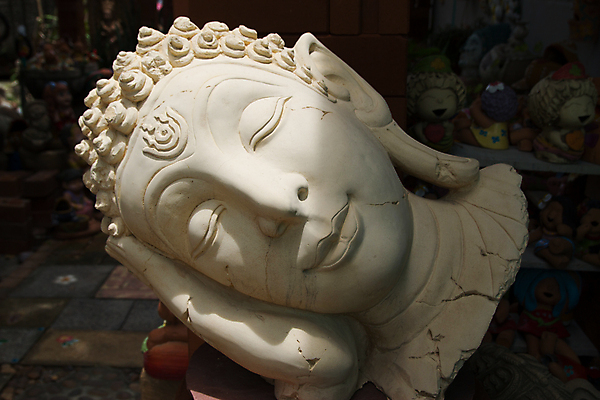 포토 JPG 해외이미지 아시아 종교 얼굴 선 조각 여행 백그라운드 불교 태국 미술 동양인 사람없음 장식 조각상 평화 일본 중국 화목 골동품 흰색 기도 사찰 인도인 명상 청동 동쪽 고립 숭배 해외202004 해외포토 외국인 나라 컬러 컨셉 종교건축 문화예술 인종 신체부위 조형물 방향 파일형식 이미지허브