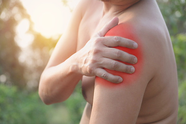 포토 JPG 해외이미지 백인 손 남자 백그라운드 컨셉 신체 해부 근육 휴식 스트레스 건강 사람 성인 사람없음 치료 약 고통 터치 흰색 잡기 마사지 질병 피부 척추 어깨 근육질 테라피 돌봄 압력 양발 옛날 요통 해외202004 해외포토 서양인 감정 컬러 의학 모션 뼈 신체부위 뷰티 몸매 허리통증 파일형식 이미지허브