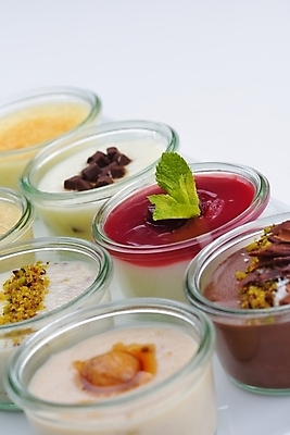 포토 JPG 해외이미지 실내 종류 사람없음 여러개 다양 흰배경 푸딩 해외202004 해외포토 다수 백그라운드 디저트 내부 흰색 파일형식 이미지허브