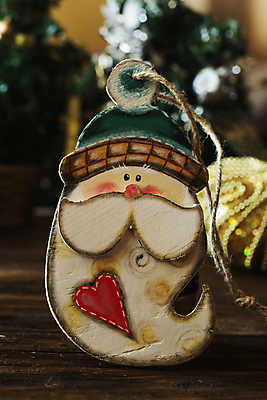 포토 JPG 해외이미지 나무 캐릭터 계절 행복 인형 백그라운드 크리스마스 겨울 휴가 새로움 수염 선물 사람없음 목재 장식 빨간색 장난감 산타클로스 목도리 기쁨 수확 축하 인사 작음 시원함 만화 심볼 옛날 진짜 클라우스 해외202004 해외포토 식물 잡화 기념일 감정 컬러 컨셉 농업 재료 예절 크기 파일형식 이미지허브