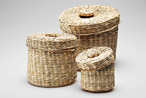 포토 JPG 해외이미지 전통 디자인 백그라운드 패턴 지팡이 3 손잡이 갈대 선물 여러명 사람없음 장식 가로 상자 노란색 덮개 흰색 나뭇가지 원형 거친 뜨개질 원주민 작음 컨테이너 오브젝트 질감 패키지 수납 노끈 밀짚 짜임 짐싸기 내추럴 고립 수공예품 엮은 짜기 핸드메이드 해외202004 해외포토 도형 나무 식물 산업 줄 컬러 다수 무늬 모션 사람 취미 뚜껑 아프리카인 짚 크기 공예품 파일형식 이미지허브