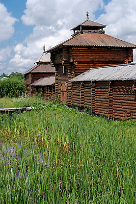 포토 JPG 해외이미지 외관 계절 아시아 기독교 종교 길 벽 십자가 건축양식 지붕 날씨 주택 협상 사람없음 야외 건물 목재 갈색 교회 마을 탑 시골 사찰 화려 성 성자 보호 묘사 러시아 신성 동쪽 셔터 러시아인 세기 시베리아 옛날 회복 해외202004 해외포토 서양인 나무 건축물 건축 유럽 나라 컬러 컨셉 비즈니스 재료 종교건축 모션 방향 파일형식 이미지허브