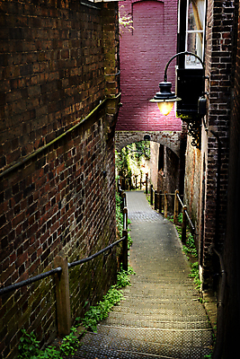 포토 JPG 해외이미지 길 여행 가로등 건축양식 거리 주택 사람없음 건물 빛 계단 어둠 바위 등불 도시 야간 시티라이프 타운 단계 빛망울 구식 서유럽 옛날 해외202004 해외포토 자연요소 라이프스타일 건축물 공공시설 건축 유럽 조명 돌_바위 파일형식 이미지허브