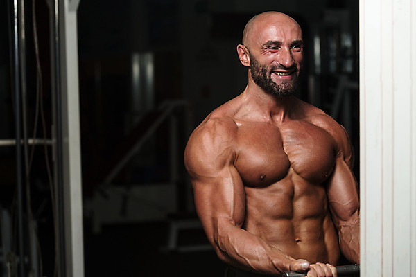 포토 JPG 해외이미지 백인 라이프스타일 남자 스포츠 성공 근육 실내 건강 한명 사람 성인 신체부위 운동 스트레칭 어둠 힘 장비 무게 선탠 웨이트트레이닝 결심 보디빌딩 집중 피부 복지 근육질 대머리 노력 몸통 이두근 해외202004 해외포토 서양인 1 헤어스타일 컨셉 내부 생활 헬스 사회이슈 몸매 파일형식 이미지허브