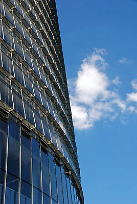 포토 JPG 해외이미지 디자인 유럽 선 회사 비즈니스 건축양식 창문 유리 하늘 바닥 독일 관리 사람없음 건물 금융 파란색 글로벌 사무실 반사 탑 금속 힘 경쟁 도시 업무 큼 무역 상업 해외202004 해외포토 건축물 건축 나라 산업 컬러 컨셉 재질 경제 작업 크기 파일형식 이미지허브