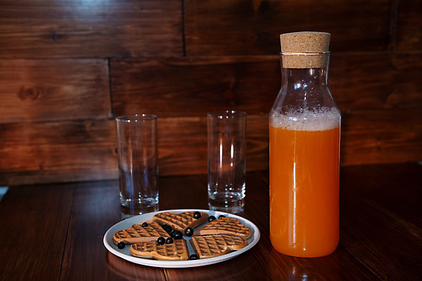 포토 JPG 해외이미지 접시 안경 음료 음식 백그라운드 2 농업 다이어트 채소 오렌지 과일 유리 건강 사람없음 목재 수건 식사 당근 수확 흰색 신선 아침식사 먹기 민트 준비 유기농 완두콩 날것 성분 흙더미 내추럴 단백질 채식주의자 비건 해외202004 해외포토 나무 식기 웰빙 잡화 산업 컬러 재료 모션 재질 콩 뿌리채소 위생용품 흙 허브 채식 영양소 파일형식 더미 이미지허브