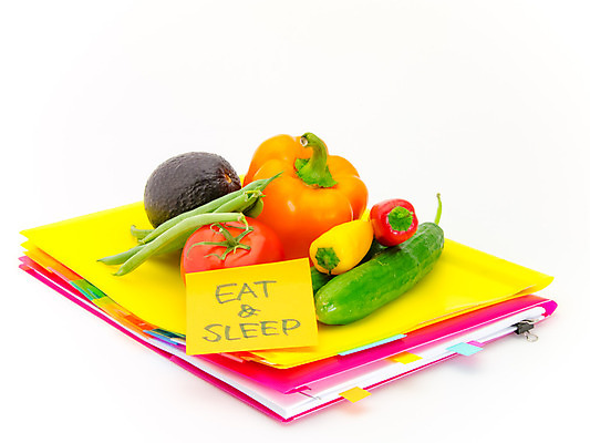 포토 JPG 해외이미지 교육 종이 문장 채소 과일 비즈니스 학교 휴식 건강 피곤 사람없음 책 단어 스터디 사무실 쌓기 에너지 정보 흰색 잠 업무 메시지 인쇄 먹기 책상 오브젝트 보고서 문서 파일 폴더 페이지 바인더 고립 단절 보관소 비타민C 해외202004 해외포토 문자 컬러 가구 컨셉 모션 학습 사무용품 작업 저장 비타민 파일형식 이미지허브