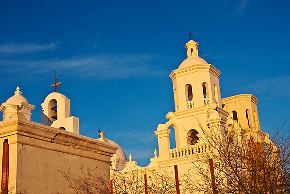 포토 JPG 해외이미지 종교 건축양식 창문 하늘 멕시코 선인장 그림자 사람없음 컬러풀 교회 일몰 발코니 역사 재산 애리조나 첨탑 야광 강렬 스페인어 식민지 옛날 해외202004 해외포토 식물 건축 컬러 북아메리카 종교건축 건물 금융 빛 노을 탑 미국 파일형식 이미지허브