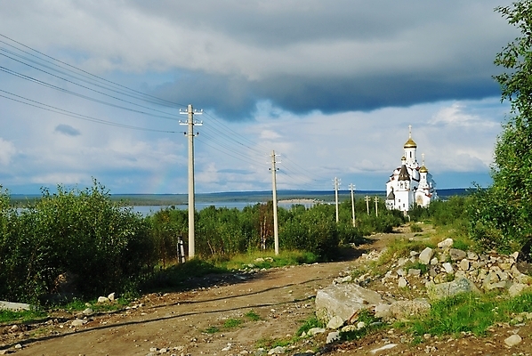 포토 JPG 해외이미지 구름 종교 도로 십자가 잎 건축양식 사람없음 여름 성당 교회 힘 전선 사찰 종탑 전압 해외202004 해외포토 자연요소 식물 계절 건축 길 종교건축 교통시설 건물 탑 파일형식 이미지허브