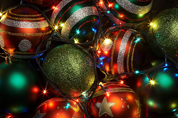 포토 JPG 해외이미지 크리스마스장식 크리스마스 실내 사람없음 상자 장식볼 오브젝트 알전구 오너먼트 해외202004 해외포토 기념일 전구 내부 장식 파일형식 이미지허브