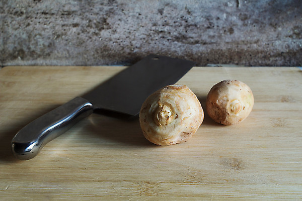 포토 JPG 해외이미지 음식 다이어트 비즈니스 도마 건강 사람없음 노란색 금속 주방 회색 칼 대나무 옛날 해외202004 해외포토 나무 컬러 재질 주방용품 파일형식 이미지허브