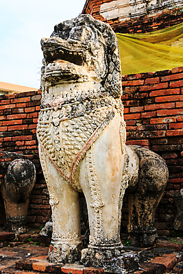 포토 JPG 해외이미지 전통 외관 아시아 종교 문화 여행 불교 건축양식 태국 하늘 벽돌 동양인 사람없음 야외 건물 장식 조각상 문 탑 블록 골동품 바위 사찰 영혼 역사 사자 캄보디아 사리탑 숭배 옛날 파멸 해외202004 해외포토 건축물 건축 나라 컨셉 포유류 종교건축 인종 조형물 돌_바위 파일형식 소멸 이미지허브