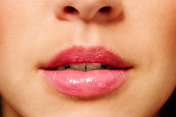 포토 JPG 해외이미지 여자 얼굴 건강 한명 사람 성인 화장품 립스틱 입 닫기 피부 묘사 입술 코 만들기 내추럴 돌봄 의료성형뷰티 해외202004 해외포토 1 모션 신체부위 뷰티 파일형식 이미지허브