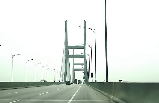 포토 JPG 주간 시설물 현대건축 건축 산업 도로 길 백그라운드 교통시설 풍경 사람없음 야외 운송업 고속도로 서해대교 서해안 가교 국내포토 자연요소 건축물 교통 다리_건축물 시설 파일형식