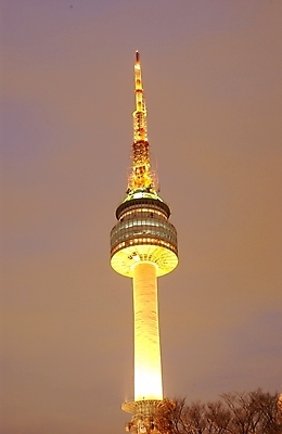 포토 JPG 시설물 건축물 현대건축 건축 백그라운드 야경 자연 서울 빌딩 사람없음 야외 탑 도시 구조물 남산 남산타워 상업시설 국내포토 한국 풍경 건물 밤 야간 시설 생태계 상업 랜드마크 파일형식