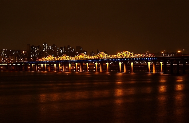 포토 JPG 도로 길 백그라운드 야경 자연 서울 한국 사람없음 야외 강 도시 한강 동호대교 가교 국내포토 건축물 아시아 교통시설 다리_건축물 야간 생태계 랜드마크 파일형식 풍경_경치