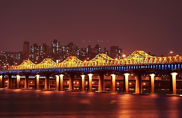 포토 JPG 도로 길 백그라운드 야경 자연 서울 한국 사람없음 야외 강 도시 한강 동호대교 가교 국내포토 건축물 아시아 교통시설 다리_건축물 야간 생태계 랜드마크 파일형식 풍경_경치