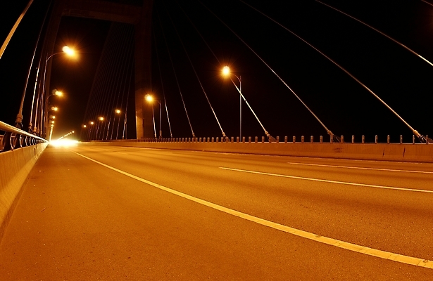 포토 JPG 도로 길 배경화면 백그라운드 야경 가로등 사람없음 야외 빛 도시 고속도로 서해대교 서해안 가교 국내포토 건축물 공공시설 교통시설 다리_건축물 야간 파일형식 풍경_경치