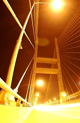 포토 JPG 도로 길 백그라운드 야경 가로등 사람없음 야외 빛 도시 고속도로 서해대교 서해안 가교 국내포토 건축물 공공시설 교통시설 다리_건축물 야간 파일형식 풍경_경치