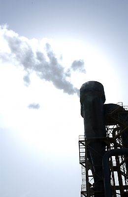 포토 JPG 주간 시설물 현대건축 건축 산업 백그라운드 공장 공업 하늘 굴뚝 사람없음 야외 오염 산업시설 매연 중공업 국내포토 자연요소 건축물 환경오염 파일형식