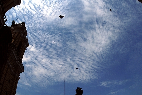 포토 JPG 주간 구름 해외풍경 해외 건축 외국문화 자연 하늘 풍경 사람없음 야외 건물 남아메리카 페루 국내포토 자연요소 건축물 문화 아메리카 생태계 파일형식