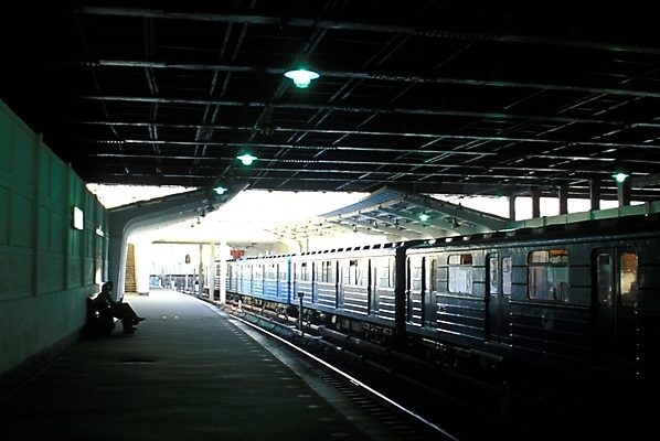 포토 JPG 주간 해외풍경 해외 유럽 산업 육상교통 외국문화 교통 풍경 야외 기차 운송업 전철 플랫폼 러시아 기차역 국내포토 자연요소 나라 문화 교통수단 교통시설 대중교통 역 파일형식