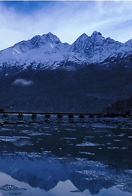 포토 JPG 주간 해외풍경 호수 외국문화 북아메리카 설경 겨울 자연 하늘 산 아메리카 풍경 사람없음 야외 미국 눈 미국문화 알래스카 국내포토 자연요소 해외 계절 문화 날씨 대륙 생태계 서양문화 파일형식