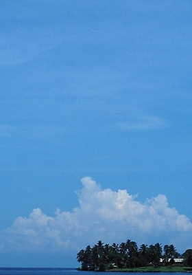 포토 JPG 주간 구름 해외풍경 해외 바다 섬 자연 하늘 풍경 사람없음 야외 야자수 휴양지 파푸아뉴기니 뉴기니 국내포토 자연요소 나무 장소 오세아니아 생태계 파일형식