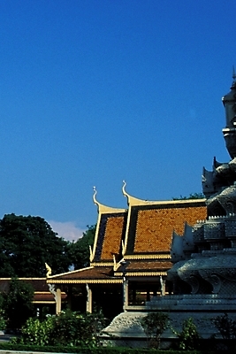 포토 JPG 주간 해외풍경 시설물 건축물 건축 아시아 외국문화 여행 고건축 유적 해외건축 자연 풍경 사람없음 야외 관광지 탑 동남아시아 궁전 캄보디아 왕궁 로얄팰리스 국내포토 자연요소 전통 해외 나라 문화 생태계 파일형식