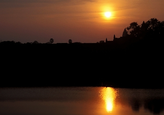 포토 JPG 주간 해외풍경 아시아 호수 외국문화 자연 하늘 풍경 사람없음 야외 태양 일출 동남아시아 일몰 캄보디아 국내포토 자연요소 해외 나라 문화 노을 생태계 파일형식