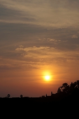 포토 JPG 주간 구름 해외풍경 아시아 외국문화 자연 하늘 풍경 사람없음 야외 태양 일출 동남아시아 일몰 캄보디아 국내포토 자연요소 해외 나라 문화 노을 생태계 파일형식